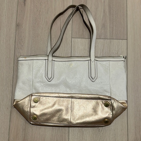 Fossil Handbags - Fossil Off White Leather Rose Gold Handbag Purse Over the Shoulder Bag Zip Close